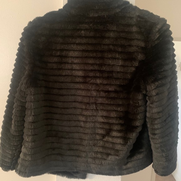 Black faux fur jacket - Picture 2 of 4